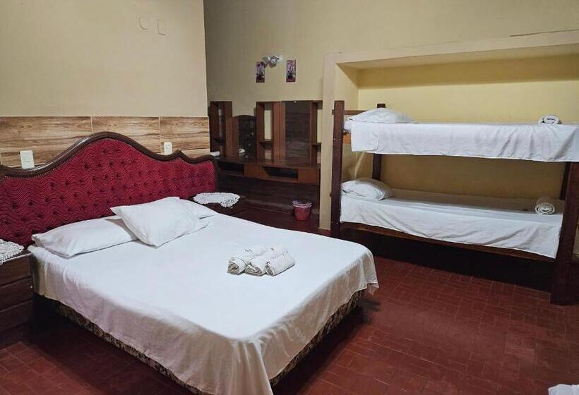 اتاق استاندارد سه نفره, Casa De La Y   B&b
