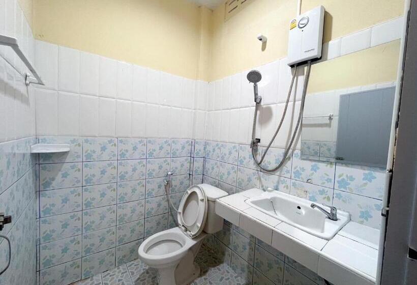 اتاق اکونومی, Aiem Sa Ard At Kohlarn