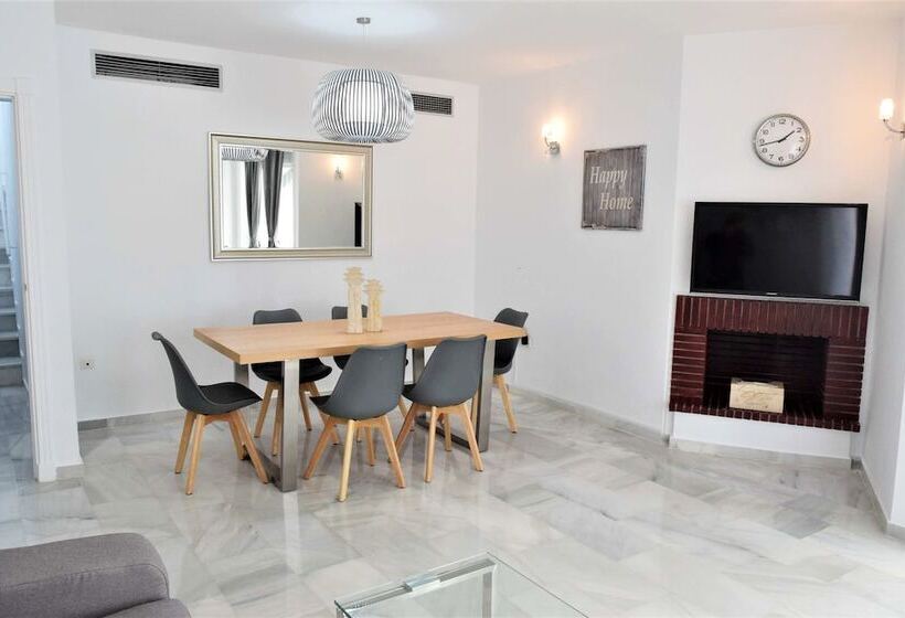 1 Bedroom Penthouse Apartment, Serinamar  Los Naranjos De Marbella