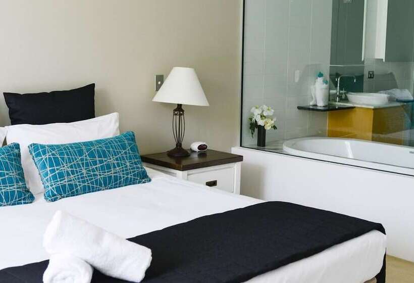 דירת 2 חדרי שינה עם נוף לבריכה, Aria Apartments