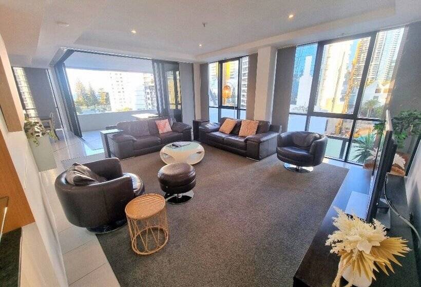 דירת 3 חדרי שינה עם נוף לבריכה, Aria Apartments