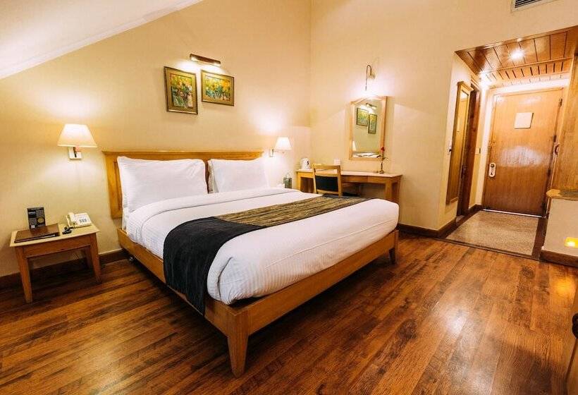 디럭스 룸, Willow Banks   Boutique 4 Star Hotel On The Mall Road Shimla