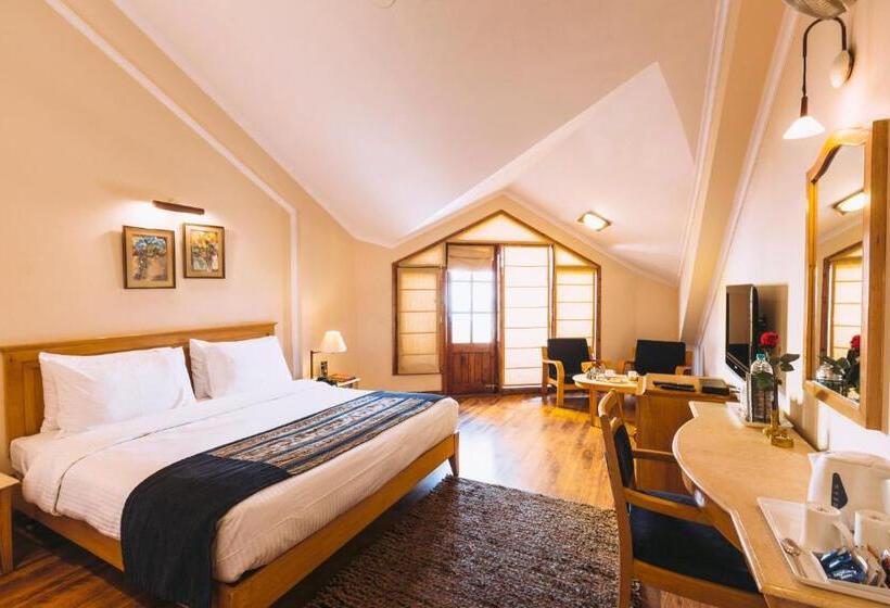 발코니가 있는 프리미엄 룸, Willow Banks   Boutique 4 Star Hotel On The Mall Road Shimla