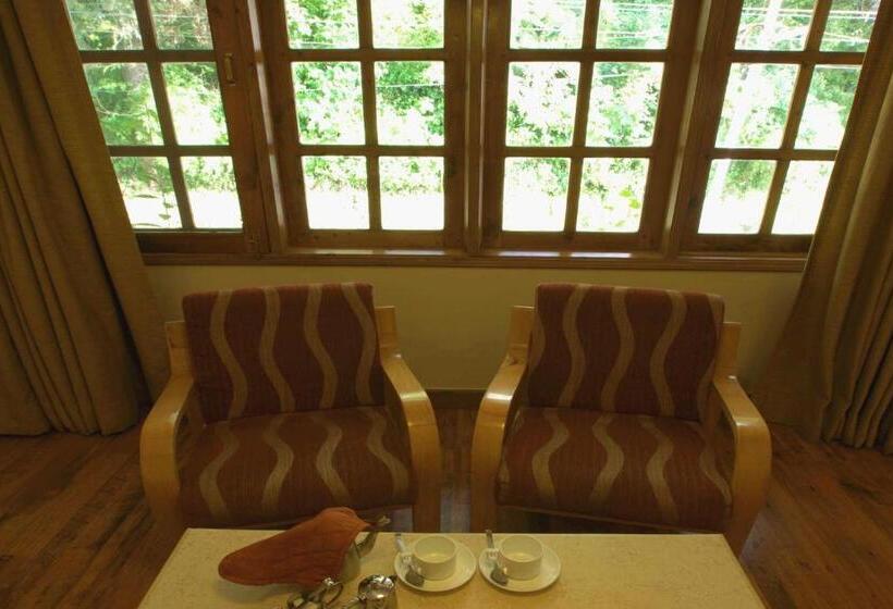 디럭스 룸, Willow Banks   Boutique 4 Star Hotel On The Mall Road Shimla