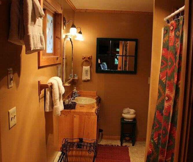 Номер Deluxe Одноместный, Kiwassa Lake Bed & Breakfast