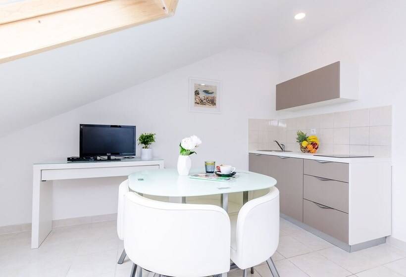 Apartamento 1 Dormitório, Villa Babilon