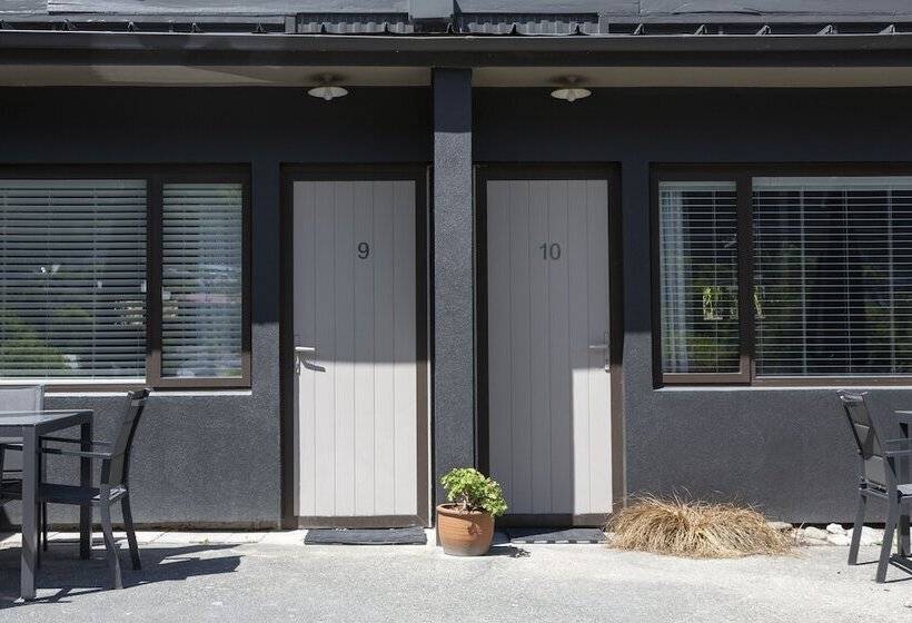 Студия Премиум, Abba Court Motel & Apartments