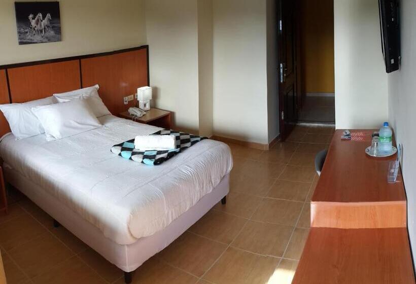 Номер Стандарт, Express Inn Coronado & Camping