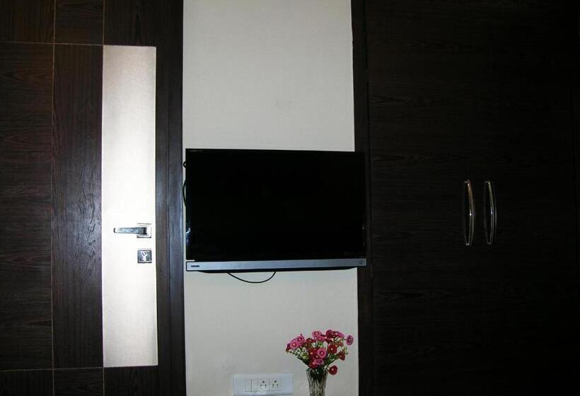 豪华单人间, Harsha Residency