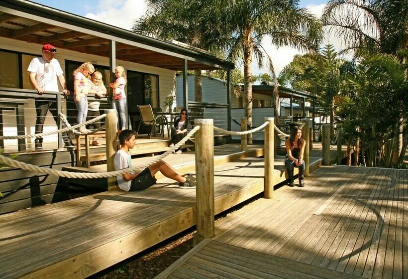 Люкс 2 Спальни, Surf Beach Holiday Park