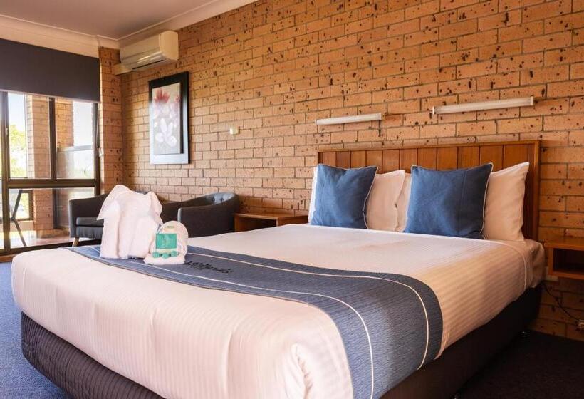 Номер Стандарт с Балконом, Midlands Motel