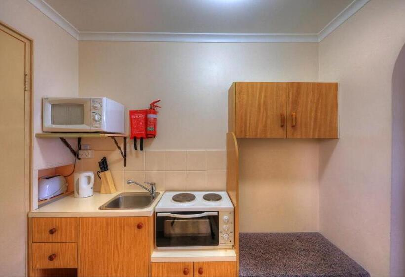 Номер Стандарт Вид на Реку, Midlands Motel