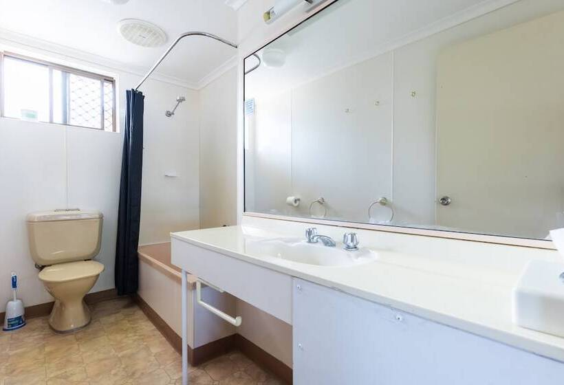 Номер Стандарт Вид на Реку, Midlands Motel