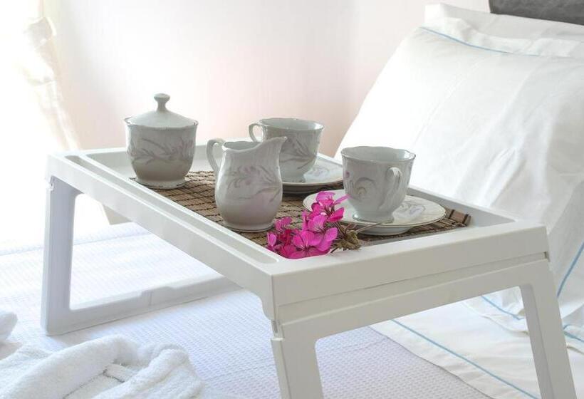 Полулюкс Вид на Бассейн, Villa Olga Lounge