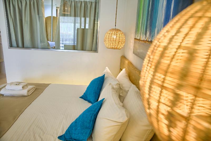 جناح جونيور مزوَّد بحمام سباحة, Alia Luxury Suites And Spa