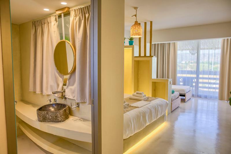 جناح جونيور مزوَّد بحمام سباحة, Alia Luxury Suites And Spa