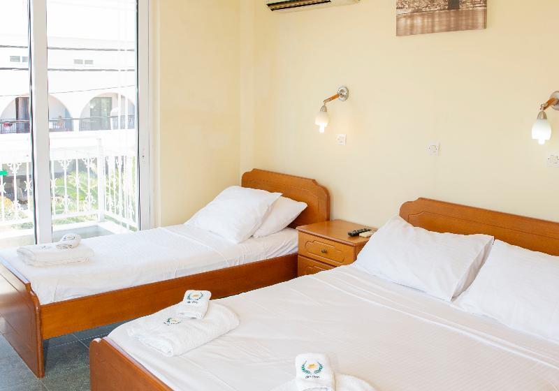 스탠다드 스튜디오, Alia Luxury Suites And Spa