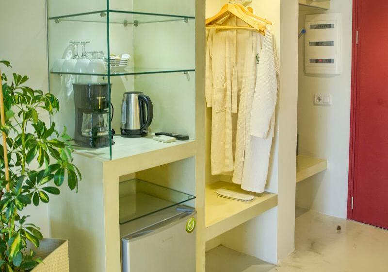 جناح جونيور مزوَّد بحمام سباحة, Alia Luxury Suites And Spa