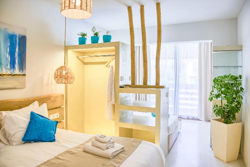 جناح جونيور مزوَّد بحمام سباحة, Alia Luxury Suites And Spa