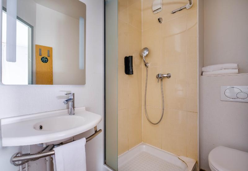 Номер Стандарт, B&b Hotel Antibes Sophia Antipolis