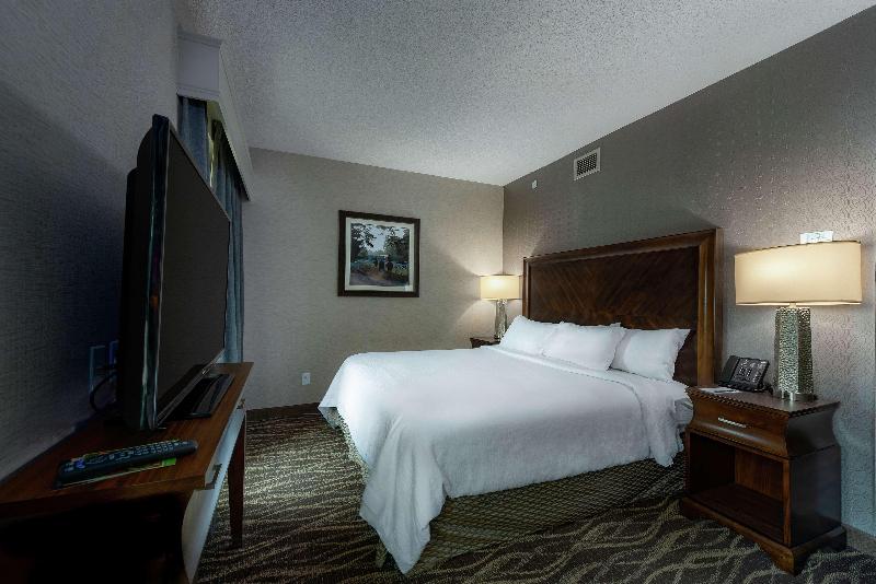 Люкс Кровать Кинг, Embassy Suites Saratoga Springs