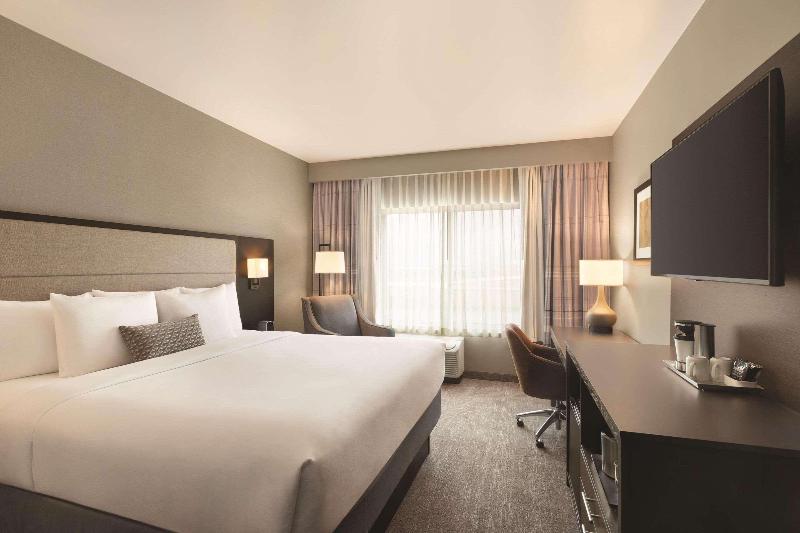 Люкс, Embassy Suites Saratoga Springs