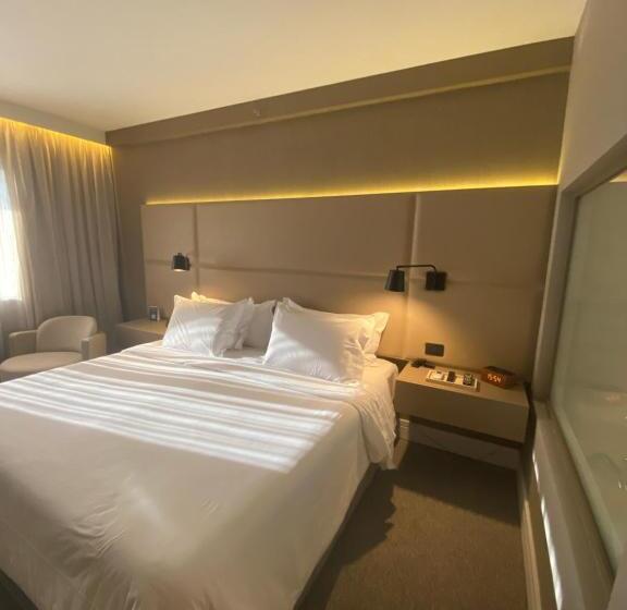 스위트 킹사이즈 침대, Golden Tulip Sao Jose Dos Campos