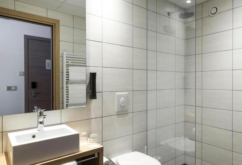 اتاق استاندارد با بالکن, Storm Hotel By Keahotels
