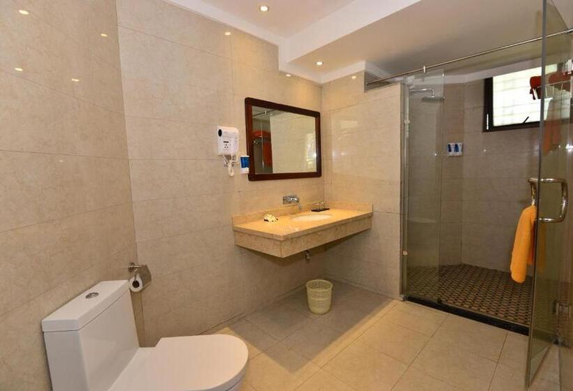 3 Bedroom Apartment, Baobab Holiday Resort