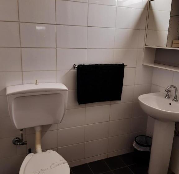 패밀리 룸, Inverell Motel