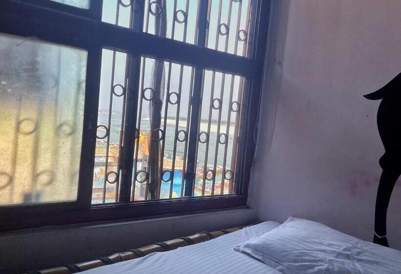 חדר סטנדרט נוף לאגם, Shri Guest House