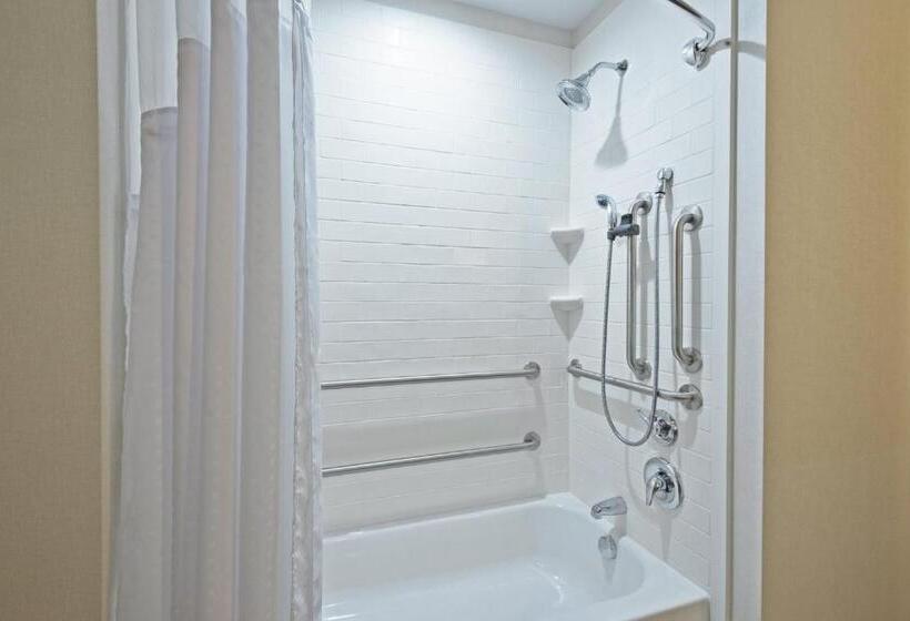 Люкс Адаптированный для Инвалидов, Holiday Inn Express & Suites New Cumberland, An Ihg