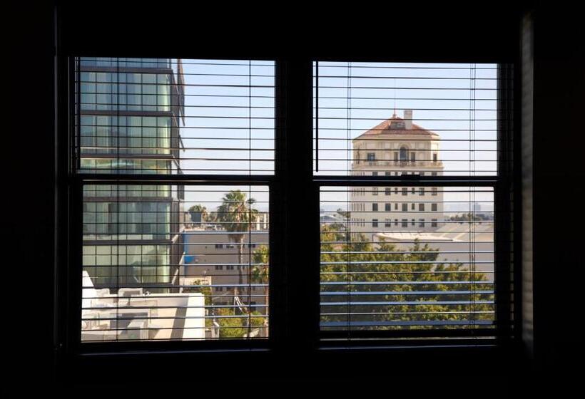 带城市景观的标准间, Mama Shelter La Hollywood