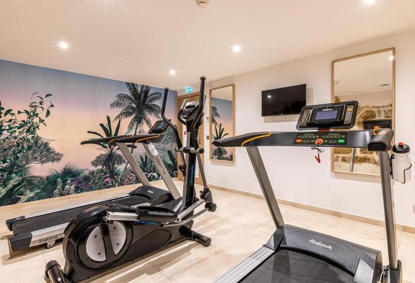 Номер Deluxe, Paris D Issy Hôtel Porte De Versailles
