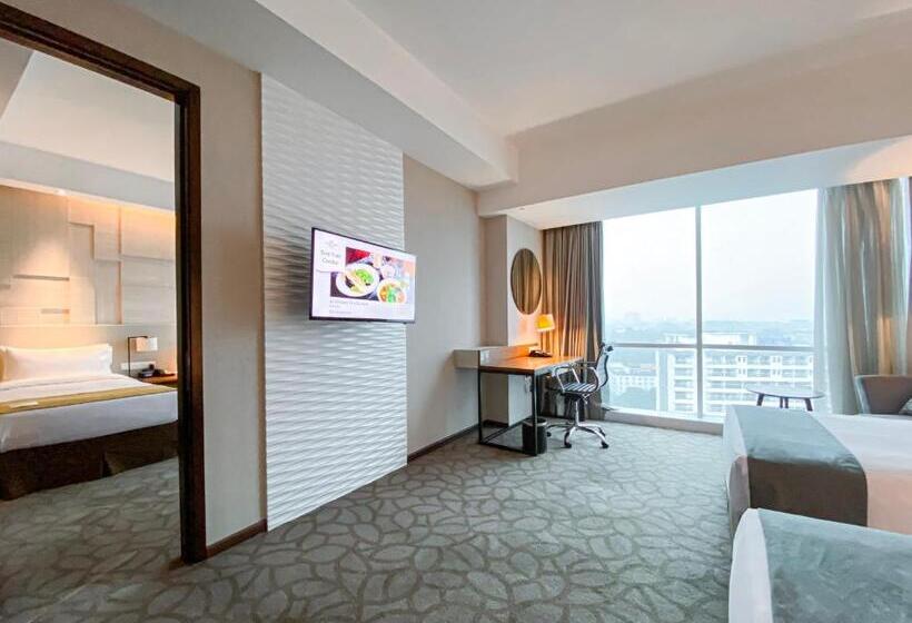 Семейный Номер Премиум, Crowne Plaza Bandung, An Ihg