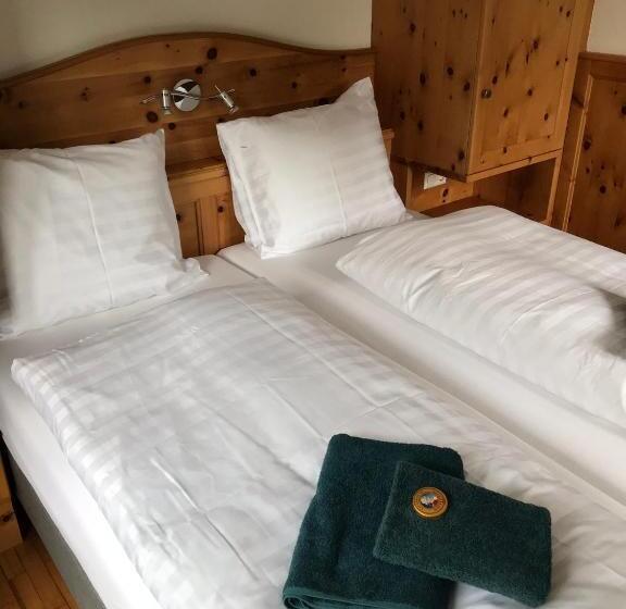 Quarto Estandar com Sacada, Gasthof Fair
