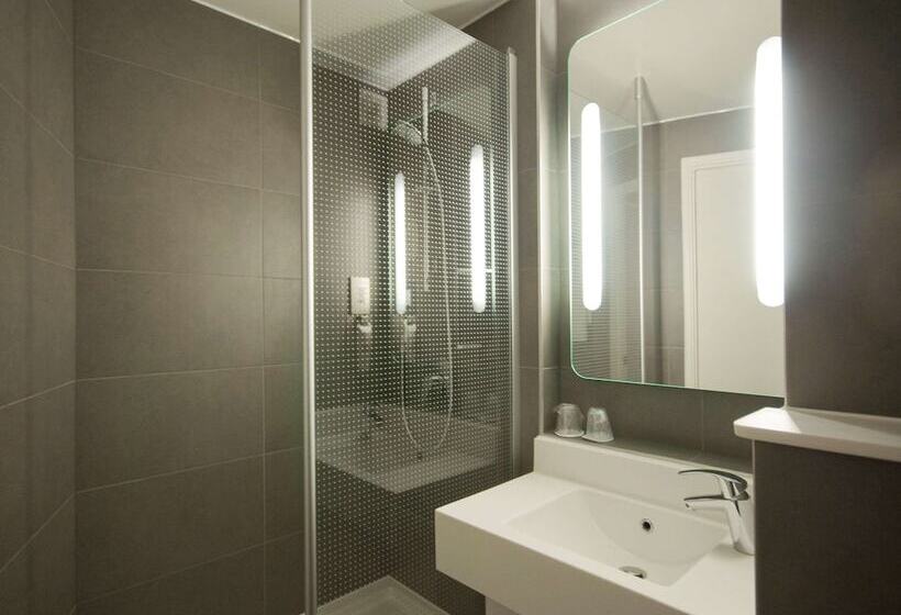 Номер Стандарт, Ibis London Thurrock M25