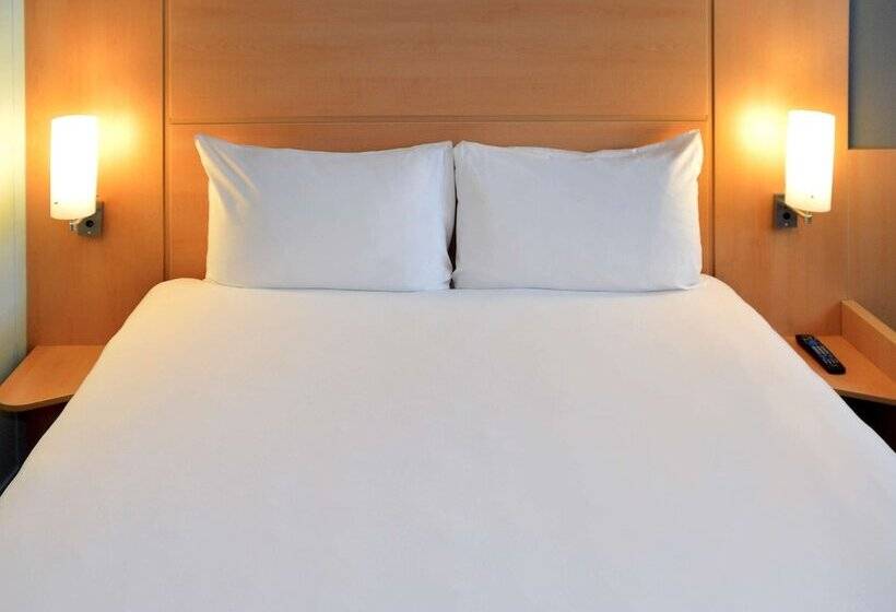Номер Стандарт, Ibis London Thurrock M25