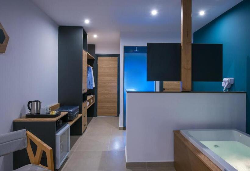 اتاق سوپریور با وان آب گرم, Infinity Blue Boutique Hotel & Spa   Adults Only