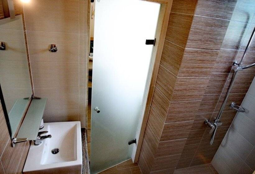 Апартаменты 1 Спальня, Paris Village Apartments