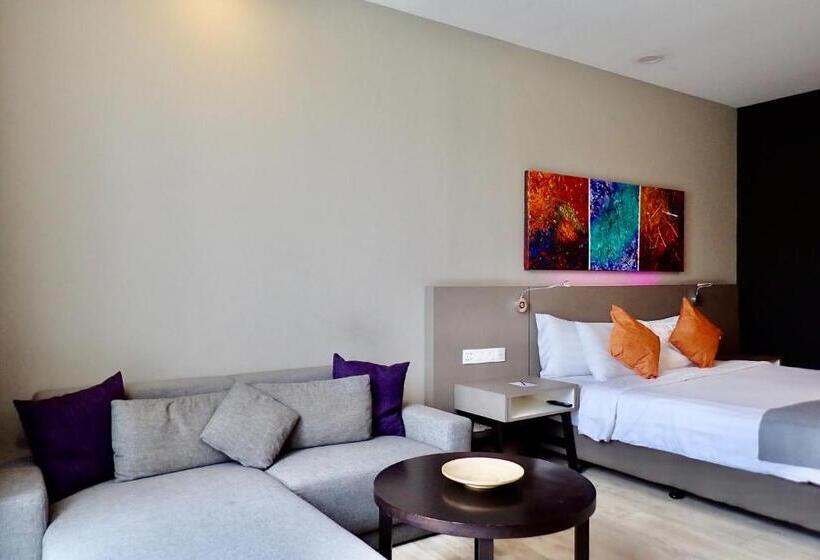 Номер Deluxe Кровать Кинг, Qliq Damansara