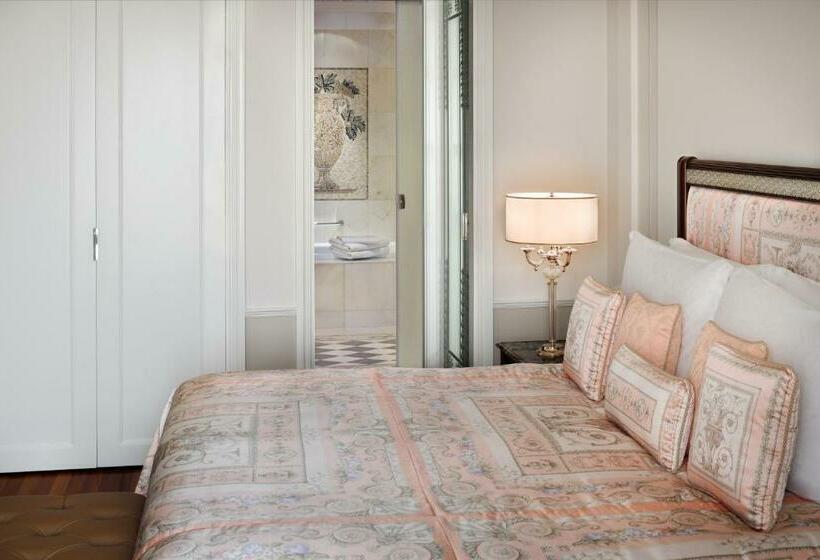 Номер Deluxe Вид на Город, Palazzo Versace Dubai