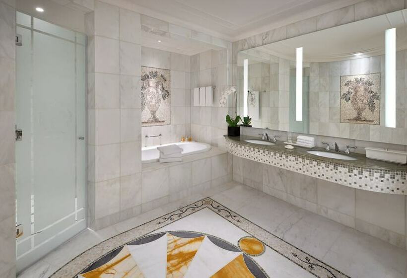 Люкс Вид на Город, Palazzo Versace Dubai