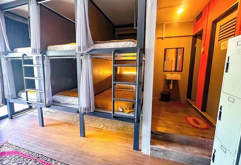Кровать в Общей Комнате, Arch Dormitorio Cenang    Hostel