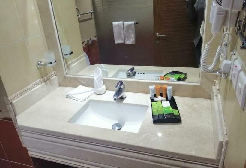 Номер Стандарт Трехместный, One Inn