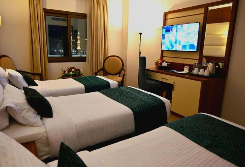 Номер Стандарт Трехместный, One Inn