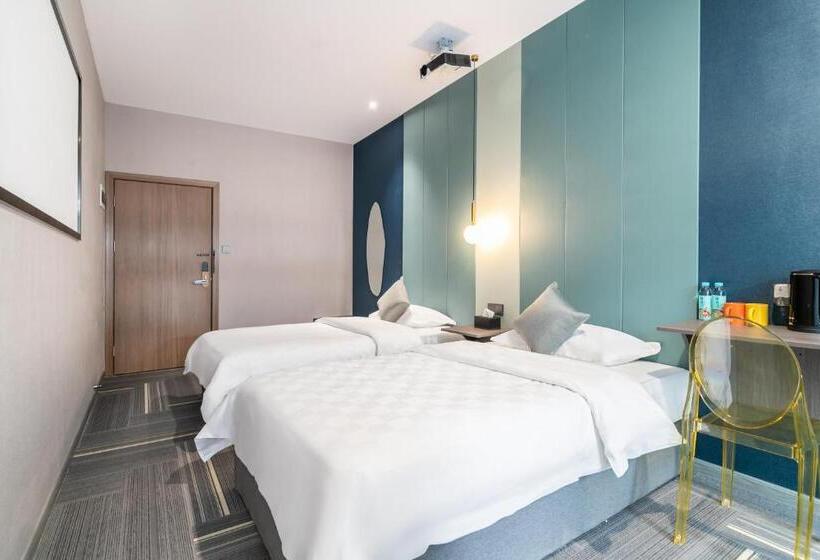 Quarto Deluxe, Puzzle Hotel Guangzhou Fenghuang New Village Subway Station