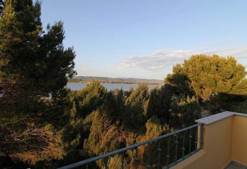 غرفة قياسية, Cala Dei Pini