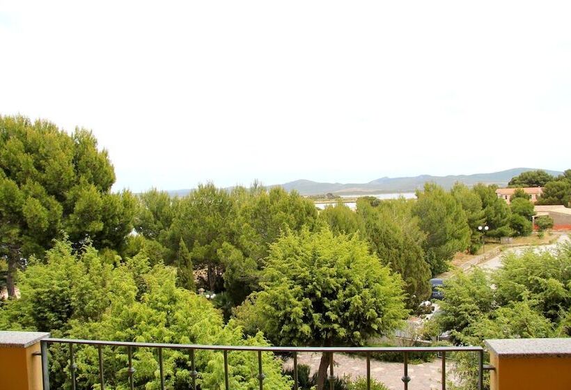 غرفة عائلية, Cala Dei Pini