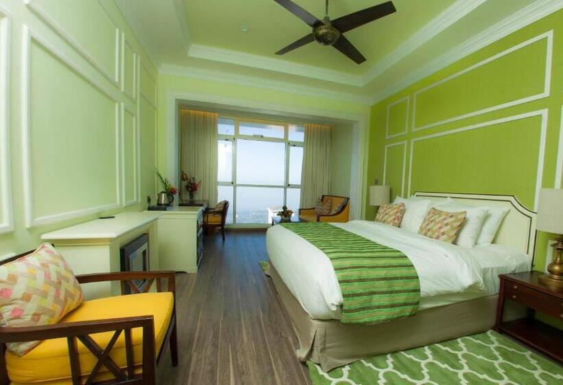 اتاق لوکس, Fragrant Nature Munnar   A Five Star Classified